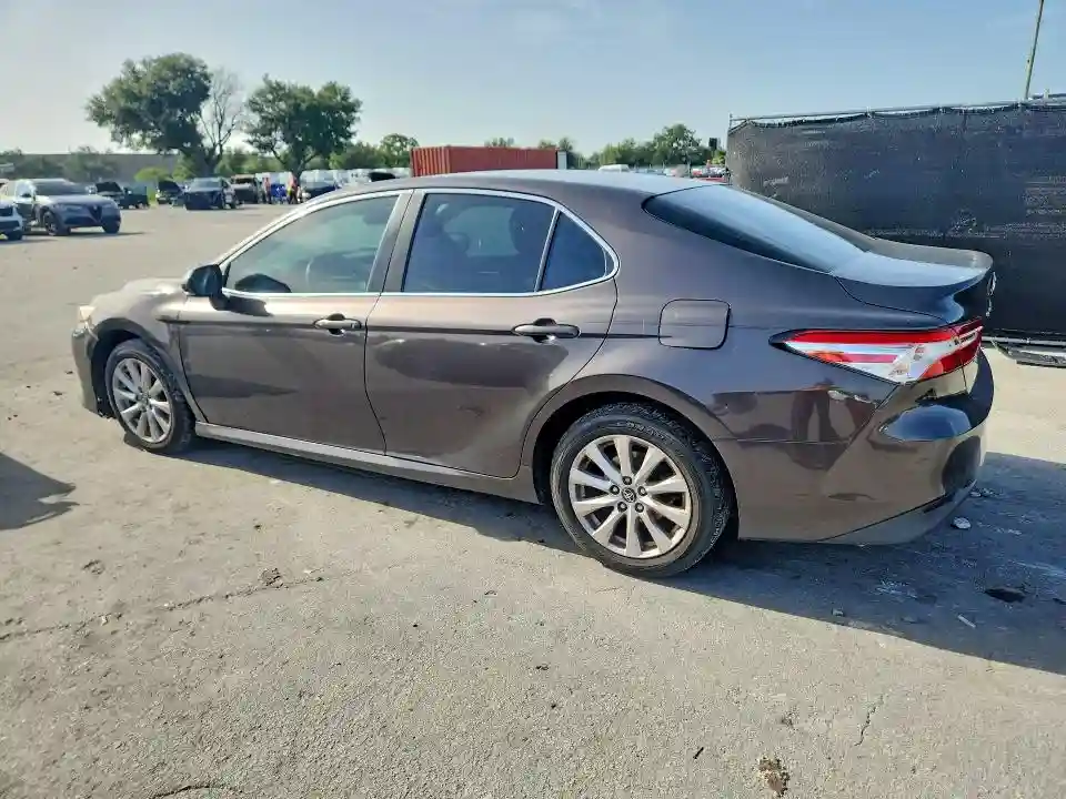 4T1B11HK4JU045627 2018 TOYOTA CAMRY-1
