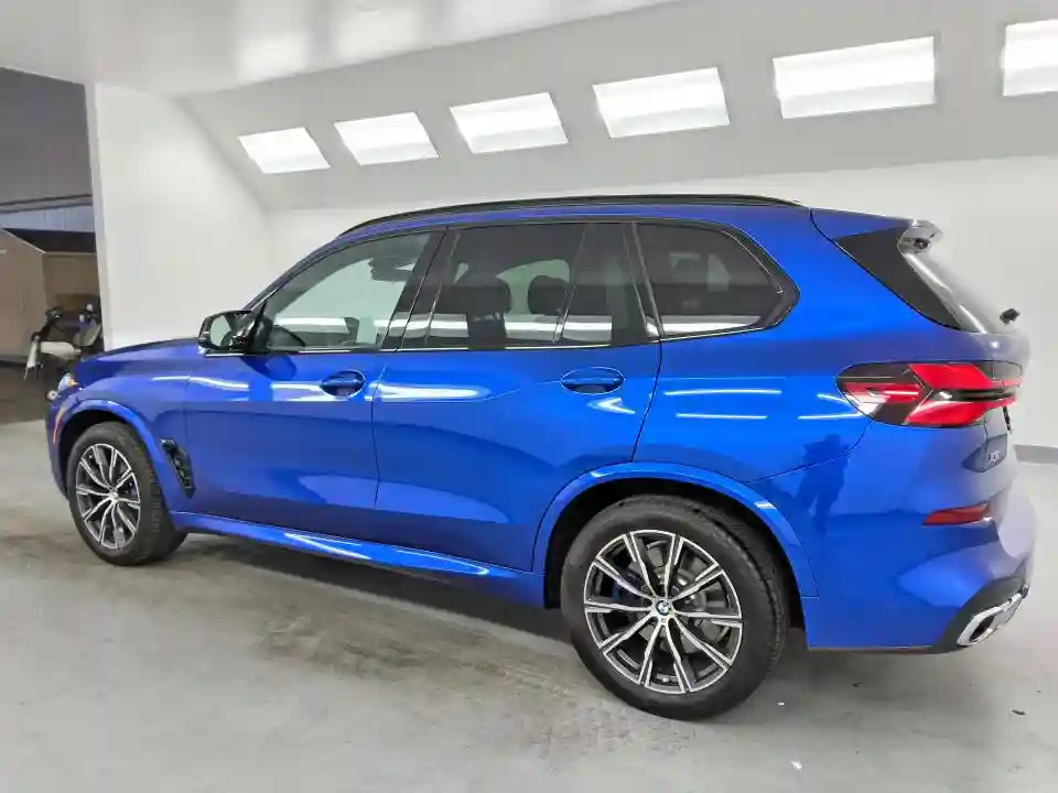 5UX33EU04T9018947 2026 BMW X5-1
