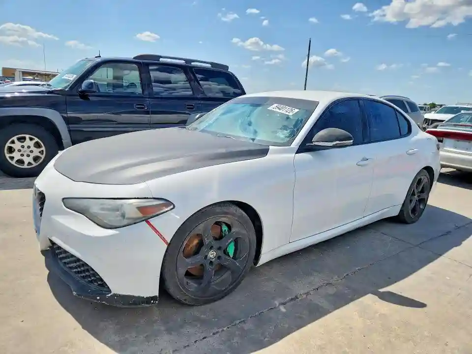 ZARFAEBN8J7566032 2018 ALFA ROMEO GIULIA-0