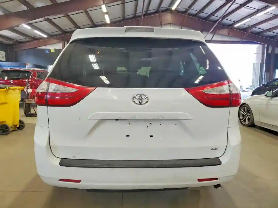 5TDKZ3DC1JS944814 2018 TOYOTA SIENNA-5