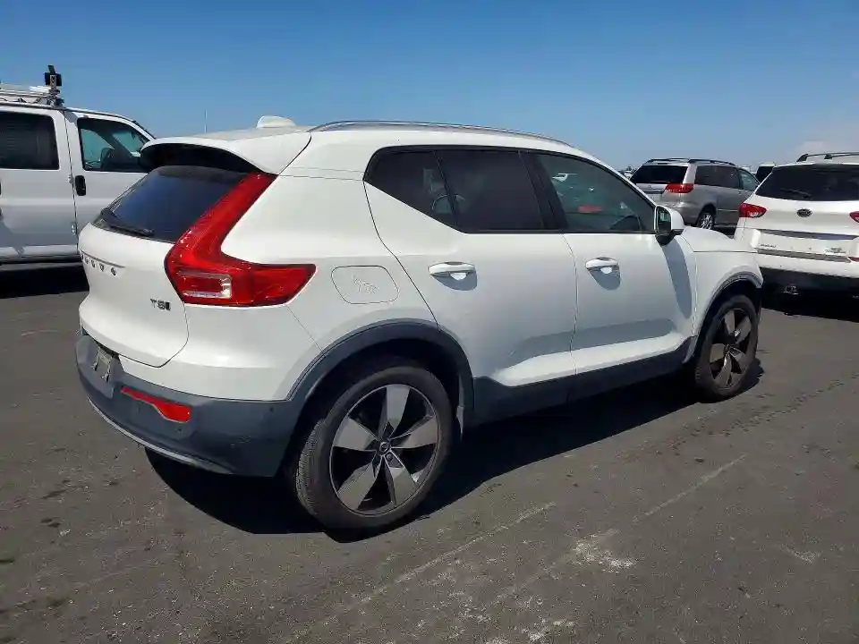 YV4162UK5K2111545 2019 VOLVO XC40-2