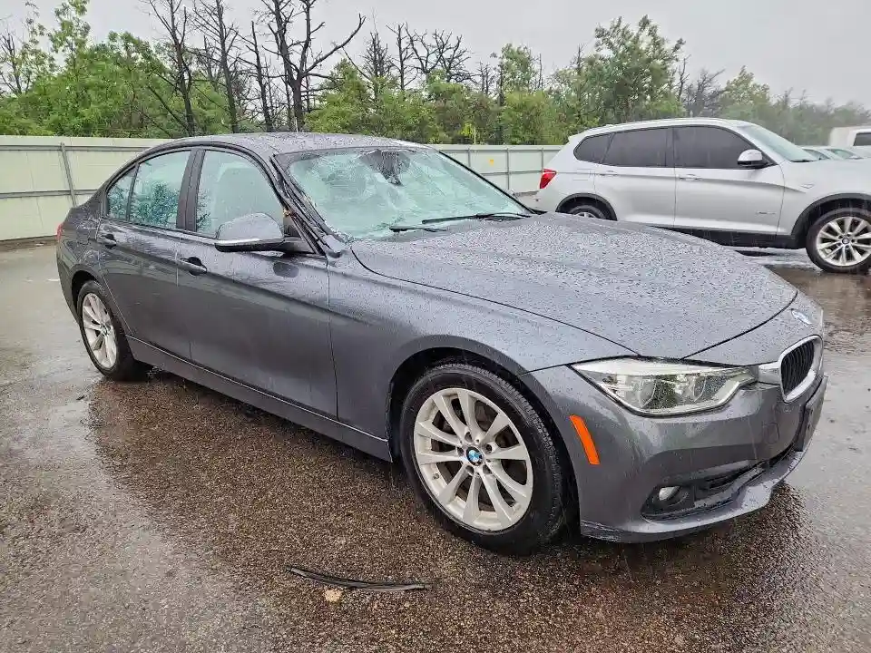 WBA8A3C51JA488473 2018 BMW 3 SERIES-3