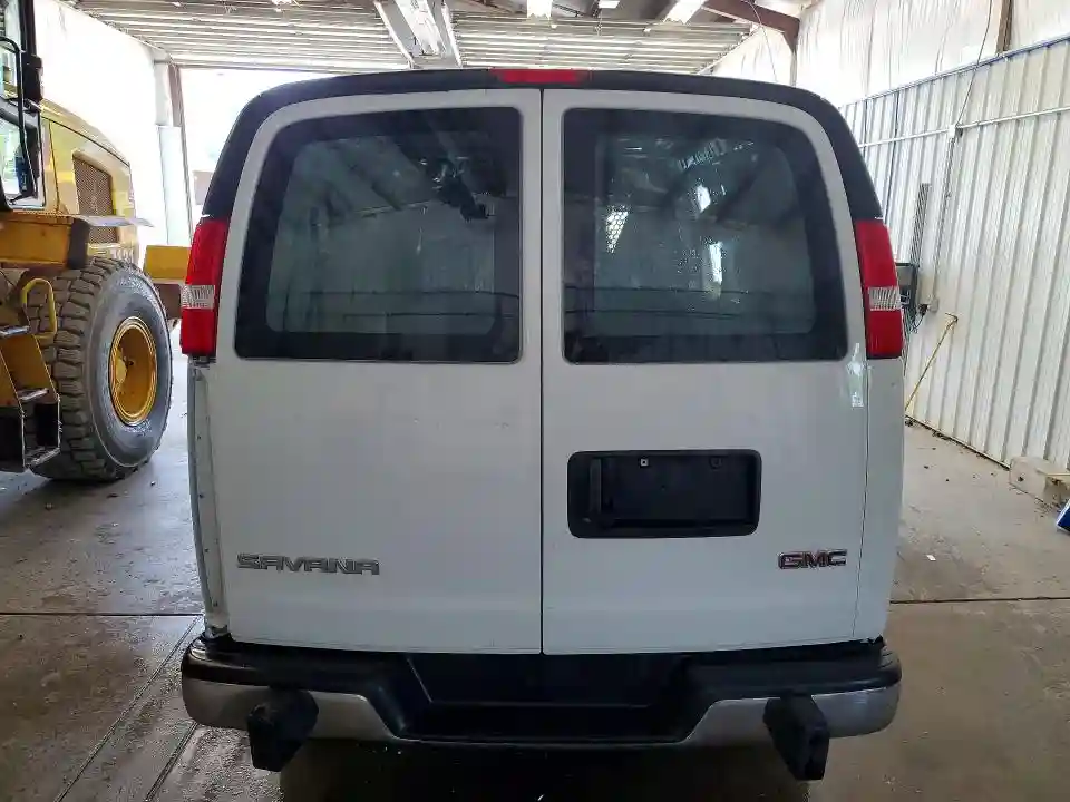 1GTW7AFP9S1219410 2025 GMC SAVANA-5