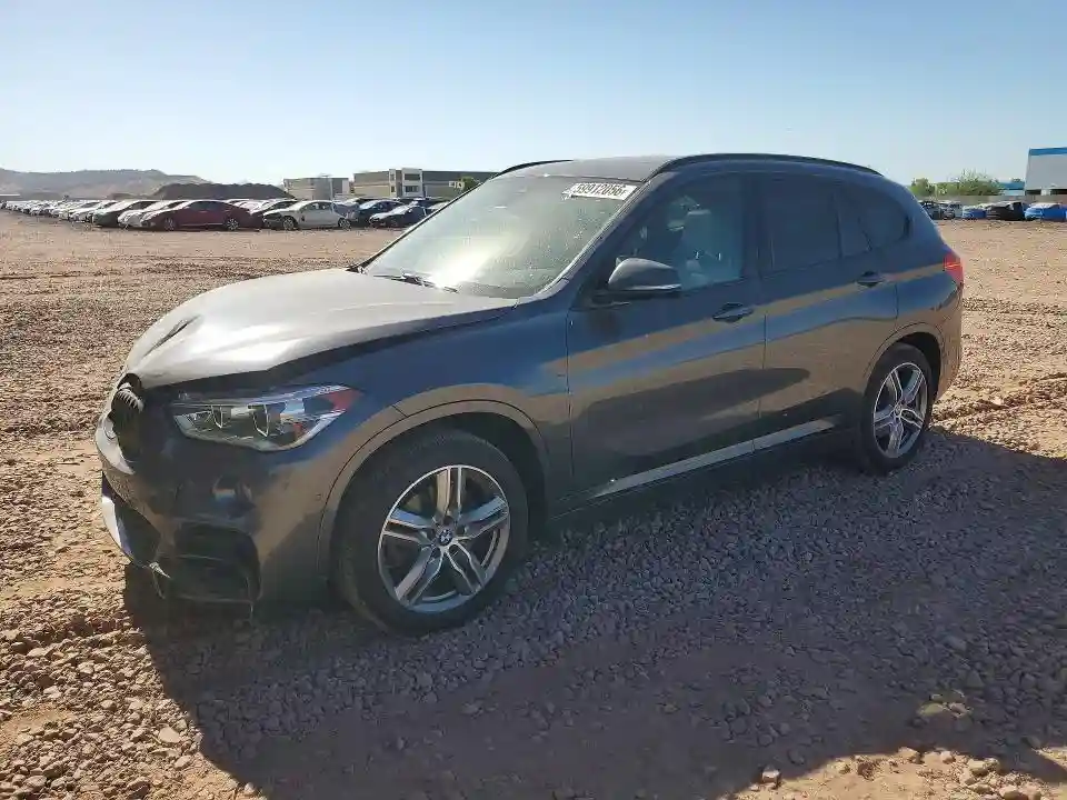 WBXHT3C35J5L32105 2018 BMW X1-0