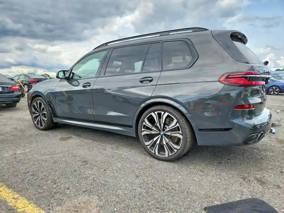 5UX33EM01R9T61501 2024 BMW X7-1