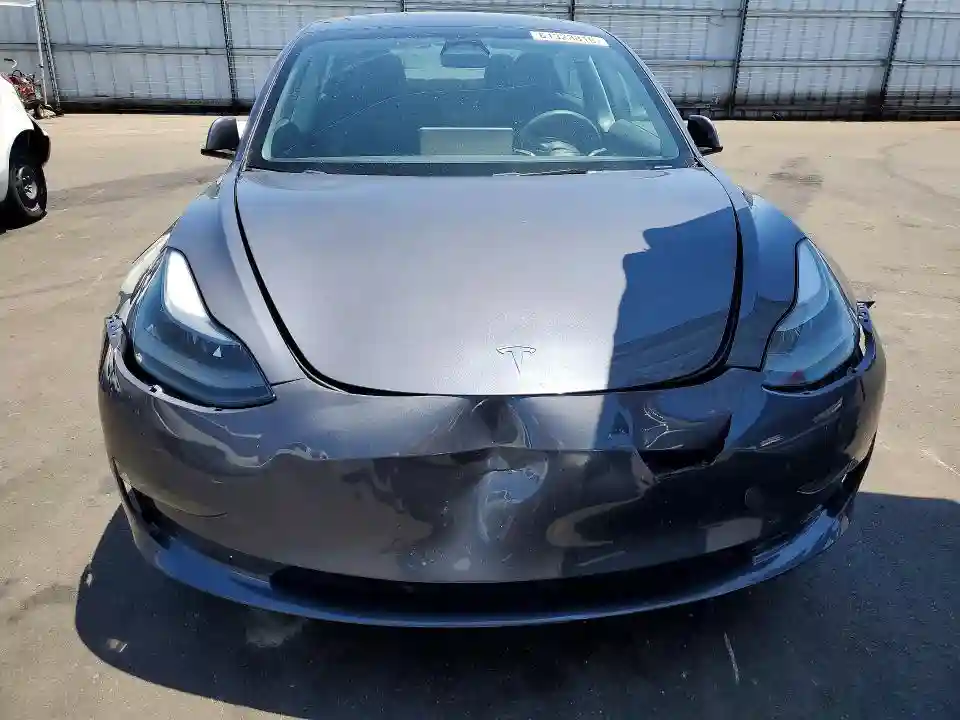 5YJ3E1EA0PF712946 2023 TESLA MODEL 3-4