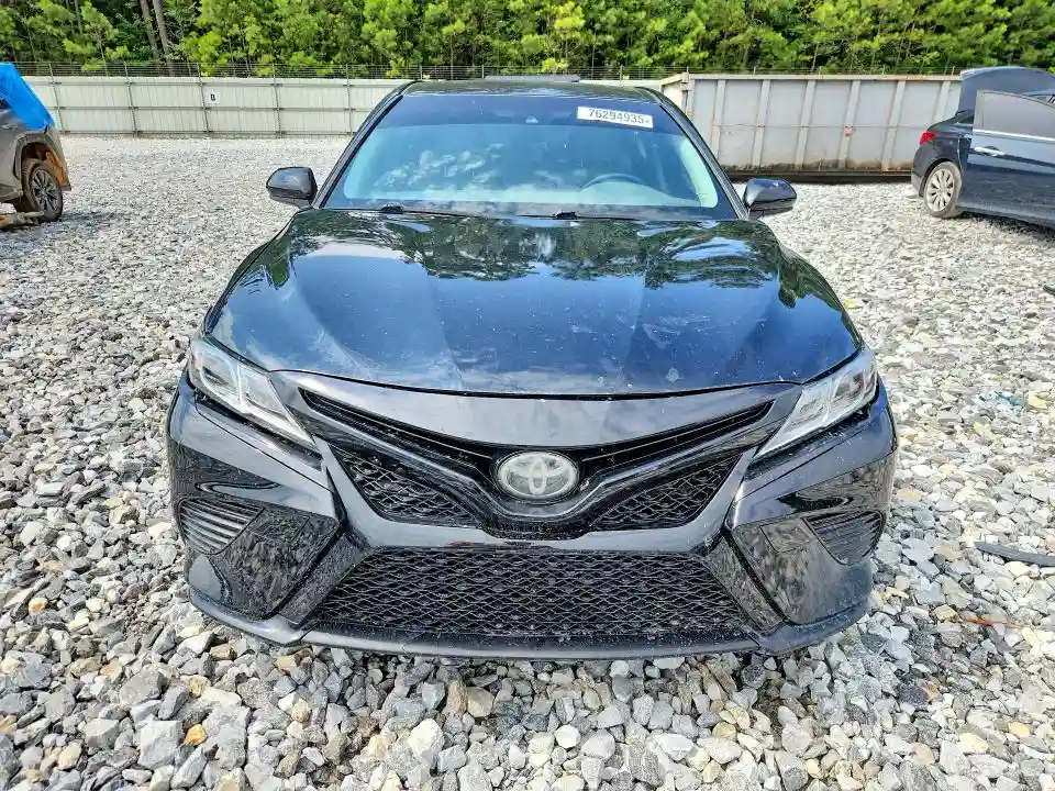 4T1B11HK9JU658715 2018 TOYOTA CAMRY-4