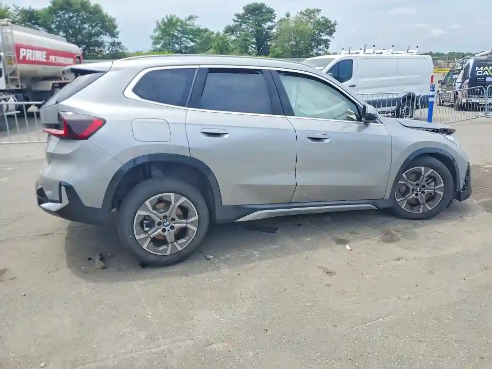 WBX73EF01T5696811 2026 BMW X1-2