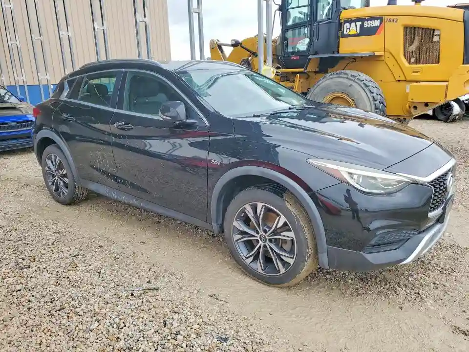 SJKCH5CR6JA047491 2018 INFINITI QX30-3