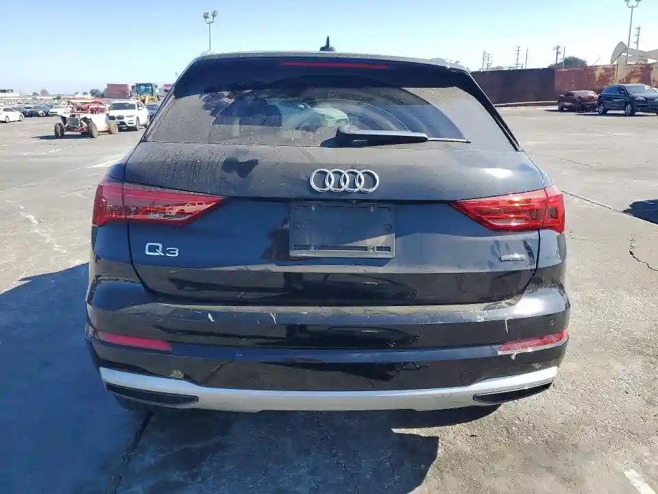 WA1AECF39L1028607 2020 AUDI Q3-5