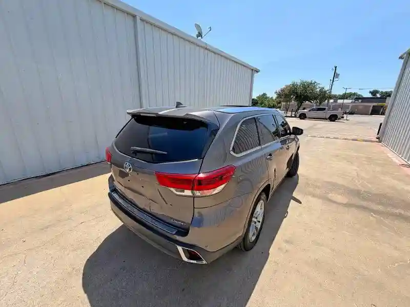 5TDYZRFH0HS188103 2017 TOYOTA HIGHLANDER-3