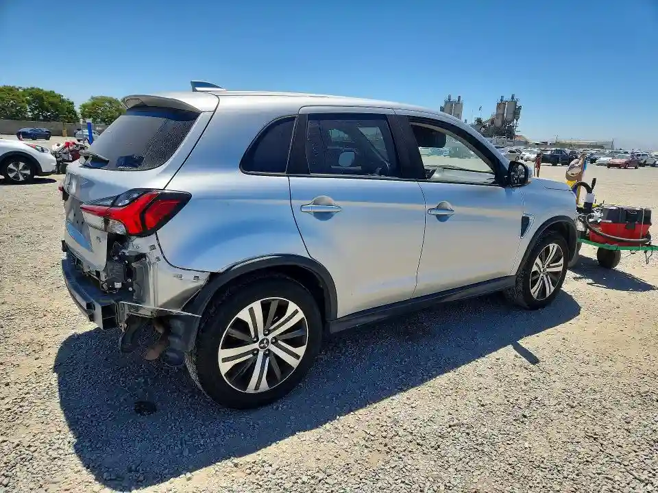 JA4AR3AU4LU018330 2020 MITSUBISHI OUTLANDER-2