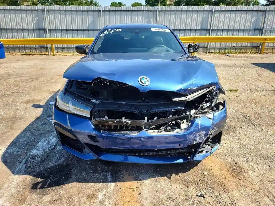 WBA13BK02MCF95068 2021 BMW M5-4