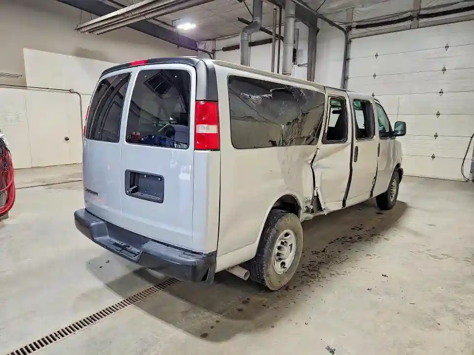 1GAZGNFP4P1105982 2023 CHEVROLET EXPRESS-2