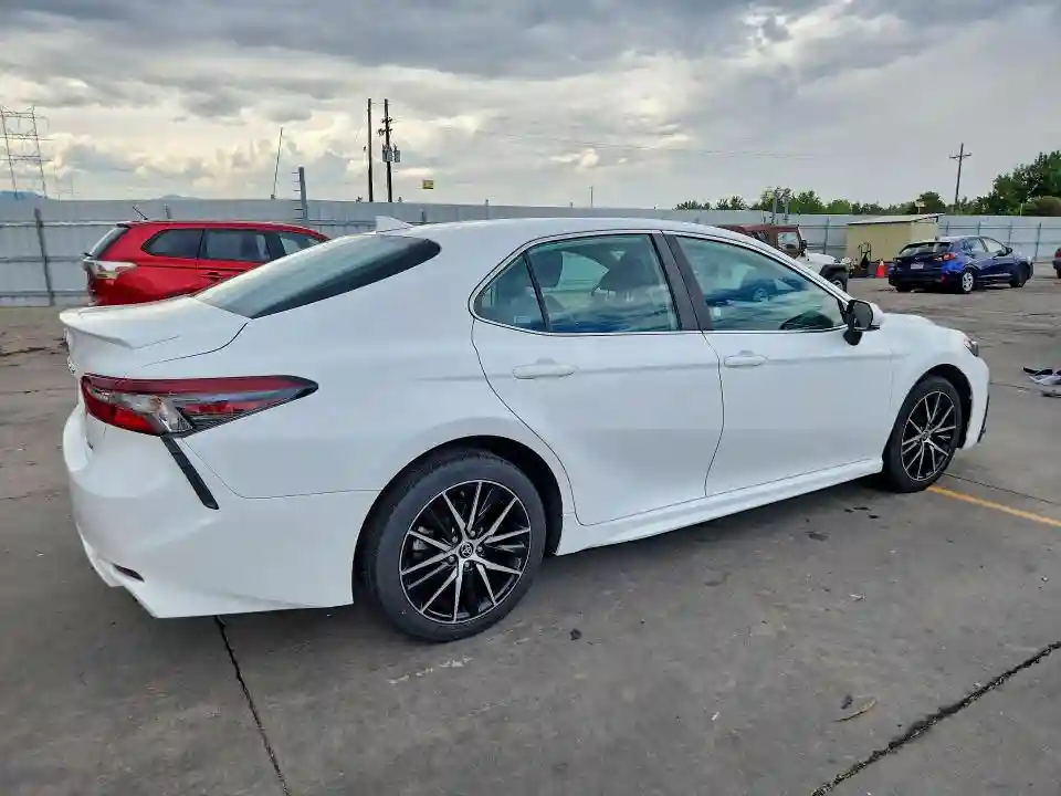 4T1G11AK0MU555865 2021 TOYOTA CAMRY-2