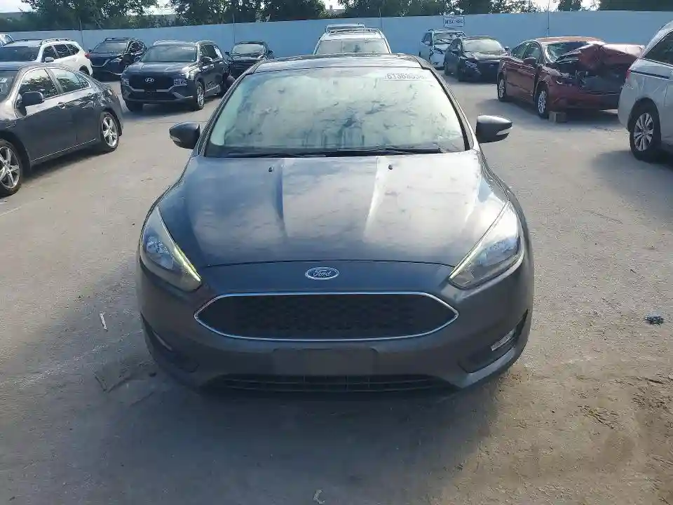 1FADP3H2XJL303135 2018 FORD FOCUS SEL-4