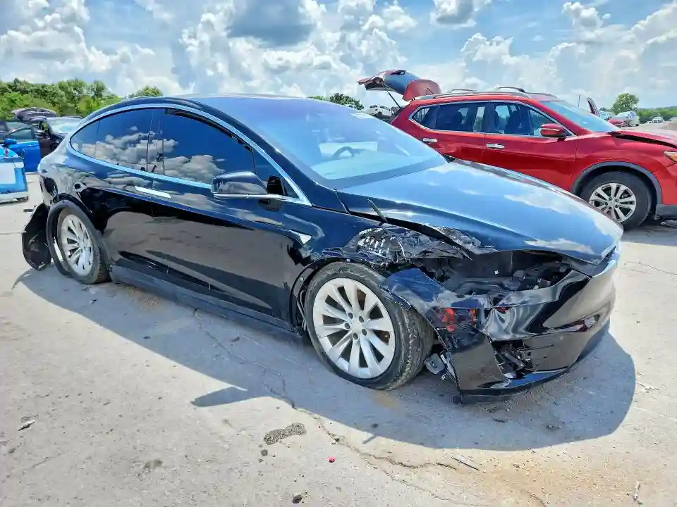 5YJXCBE26HF049096 2017 TESLA MODEL X-3