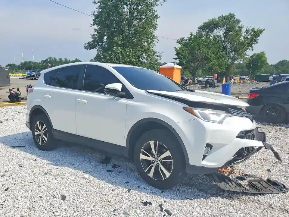 2T3RFREV2JW798965 2018 TOYOTA RAV4-3