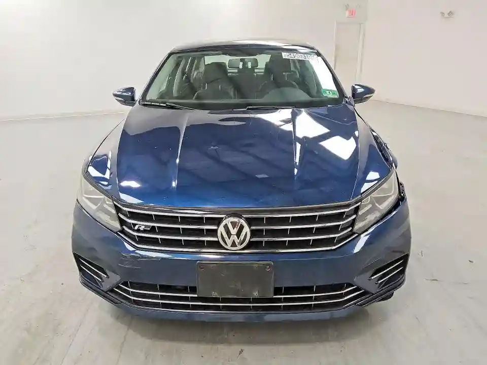 1VWAA7A33JC010327 2018 VOLKSWAGEN PASSAT-4