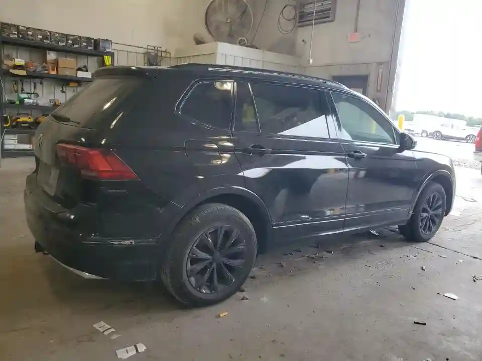 3VV3B7AX7JM106568 2018 VOLKSWAGEN TIGUAN-2