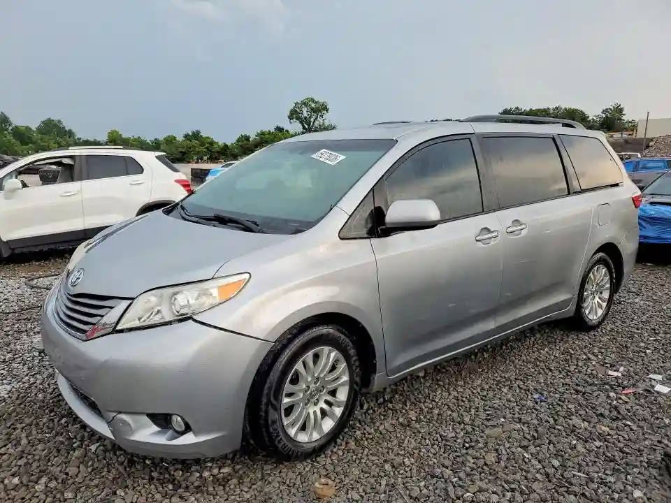 5TDYZ3DC4HS809735 2017 TOYOTA SIENNA-0