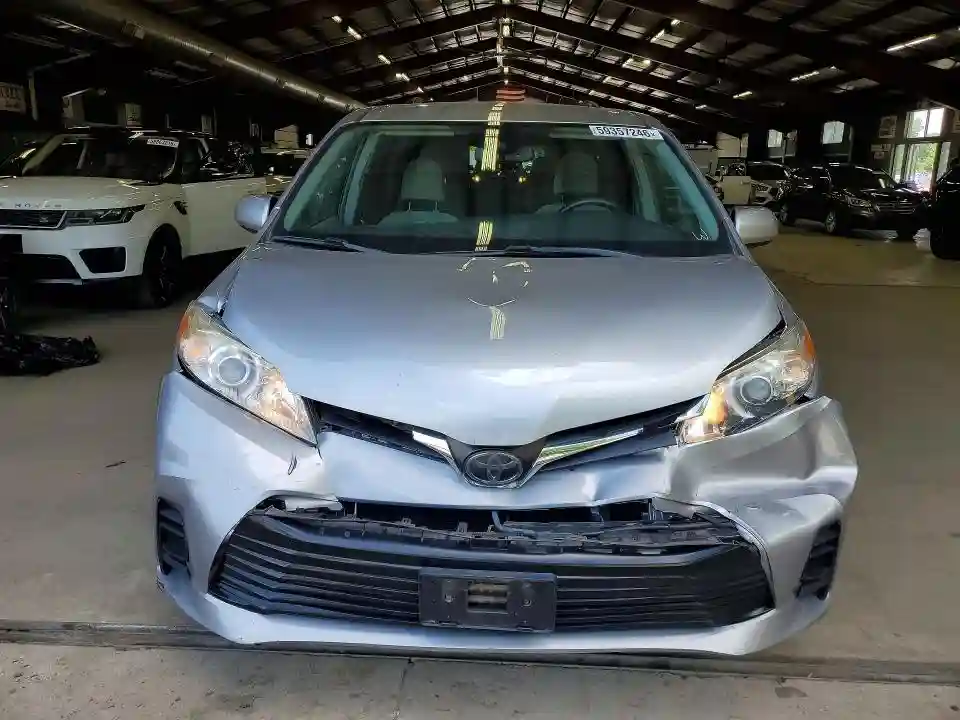 5TDKZ3DCXJS921127 2018 TOYOTA SIENNA-4