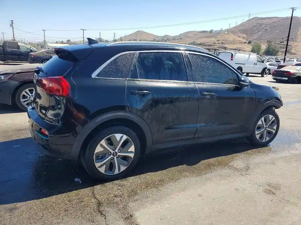 KNDCE3LG6N5145997 2022 KIA NIRO-2
