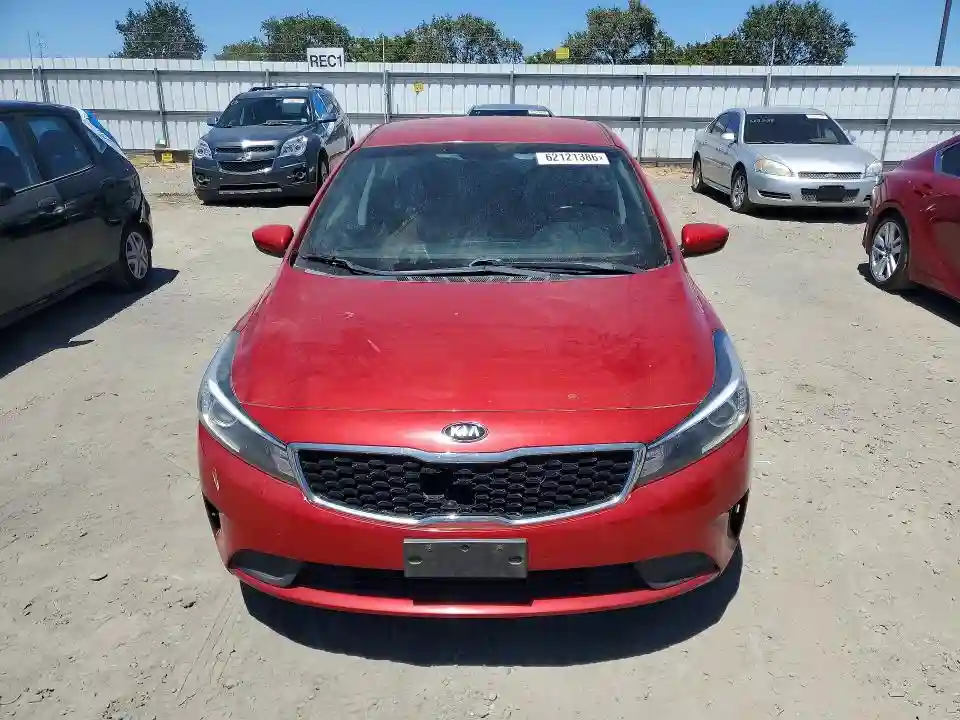 3KPFL4A72JE187934 2018 KIA FORTE-4
