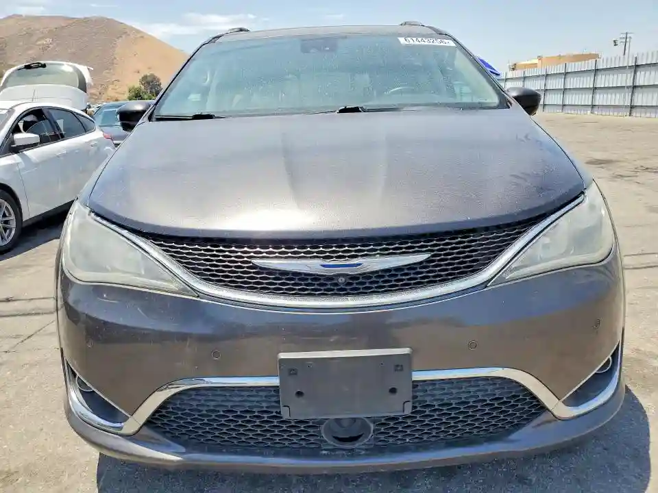 2C4RC1BG8JR112356 2018 CHRYSLER PACIFICA-4