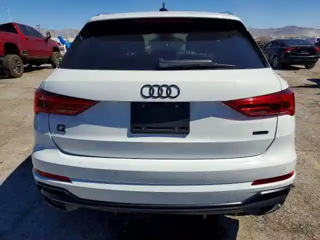 WA1EECF31K1074836 2019 AUDI Q3-5