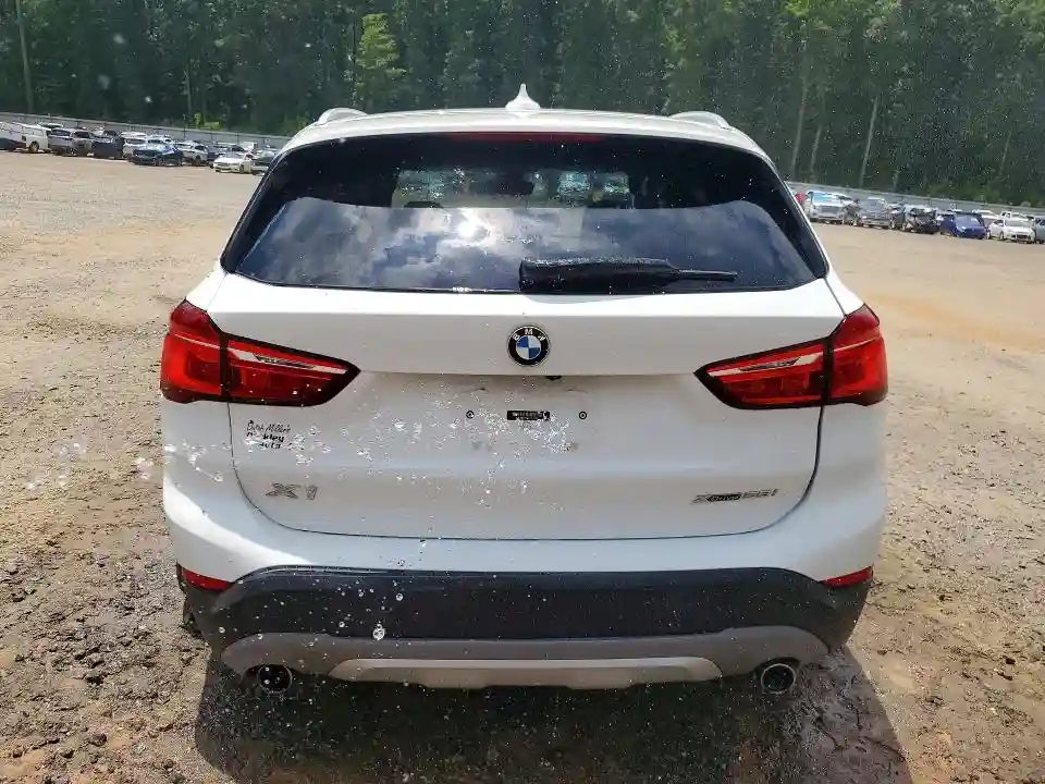 WBXHT3C36J5L30928 2018 BMW X1-5