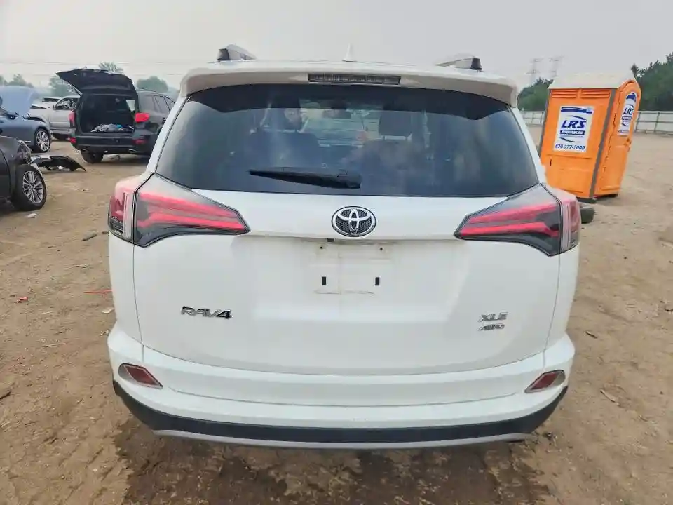 JTMRFREVXJJ234236 2018 TOYOTA RAV4-5