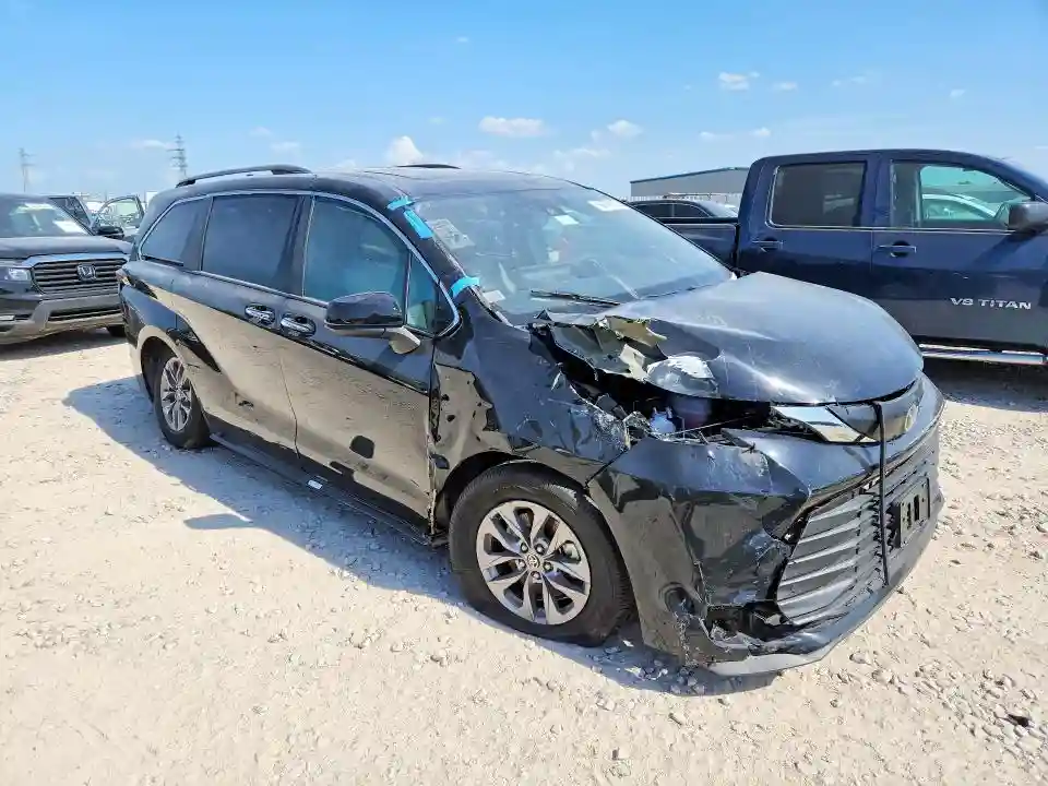 5TDYRKEC0TS293021 2026 TOYOTA SIENNA-3