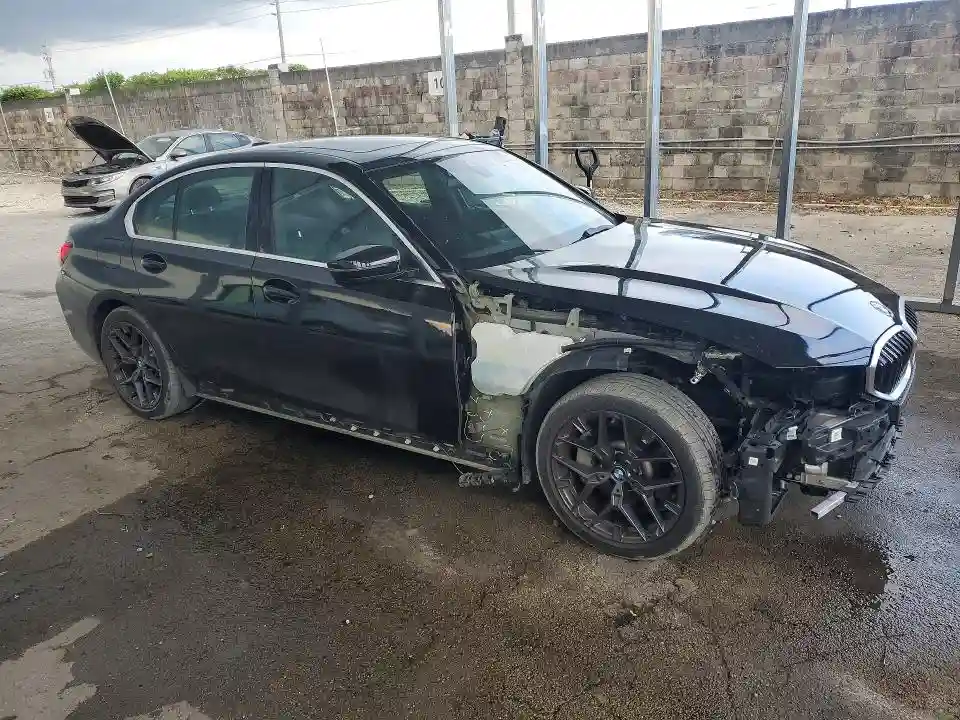 3MW69CW06S8F07466 2025 BMW 3 SERIES-3
