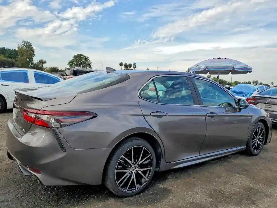 4T1G11AK0MU416772 2021 TOYOTA CAMRY-2