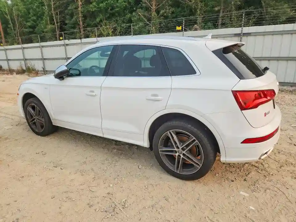 WA1A4AFY6J2028283 2018 AUDI SQ5-1