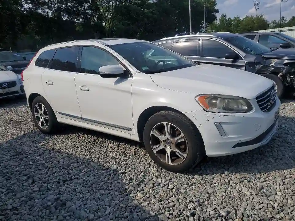YV4902RC8F2571598 2015 VOLVO XC60-3