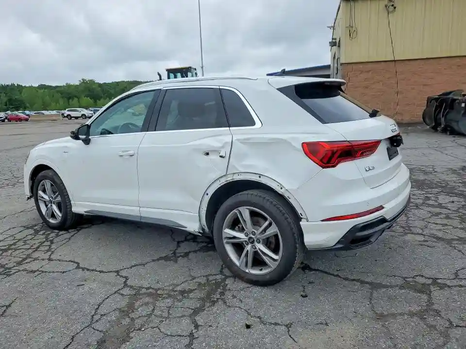 WA1DECF37N1076705 2022 AUDI Q3-1