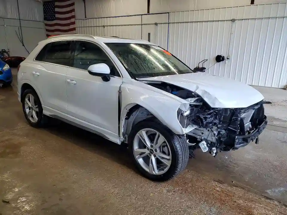 WA1EECF36R1047304 2024 AUDI Q3-3