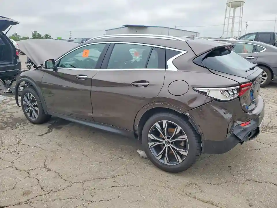 SJKCH5CR4HA034524 2017 INFINITI QX30-1