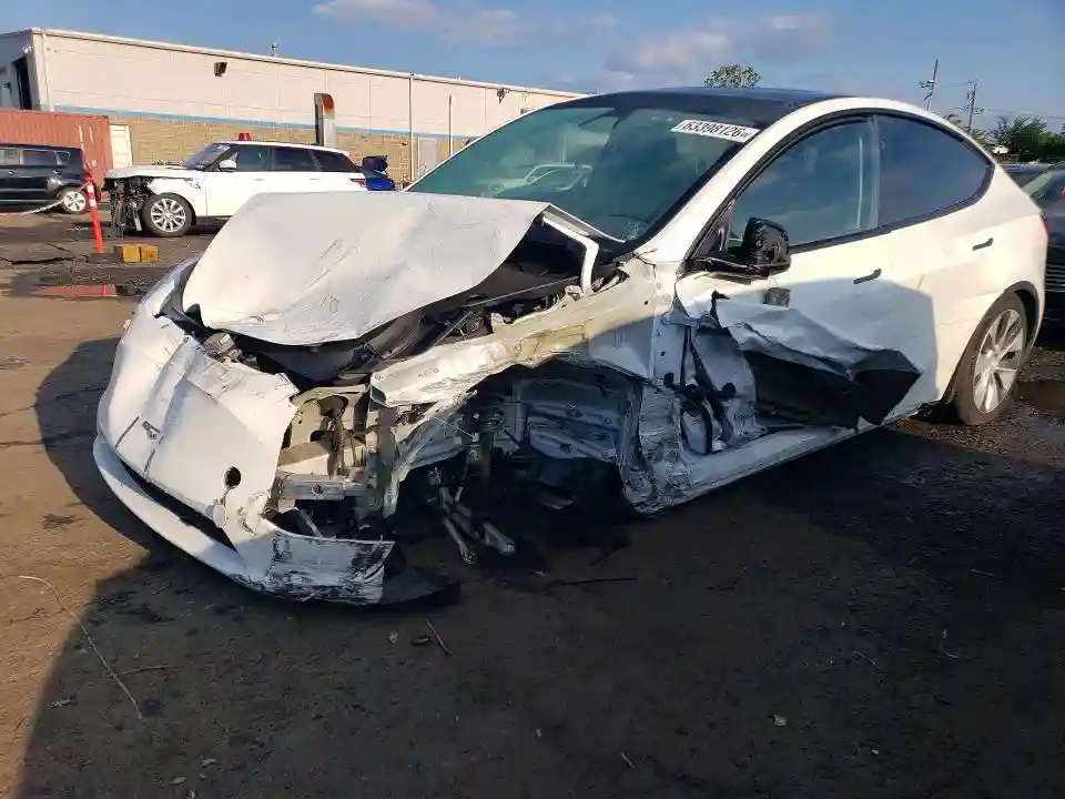 7SAYGDED6PF940819 2023 TESLA MODEL Y-0