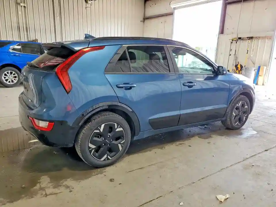 KNDCR3L14P5046002 2023 KIA NIRO-2