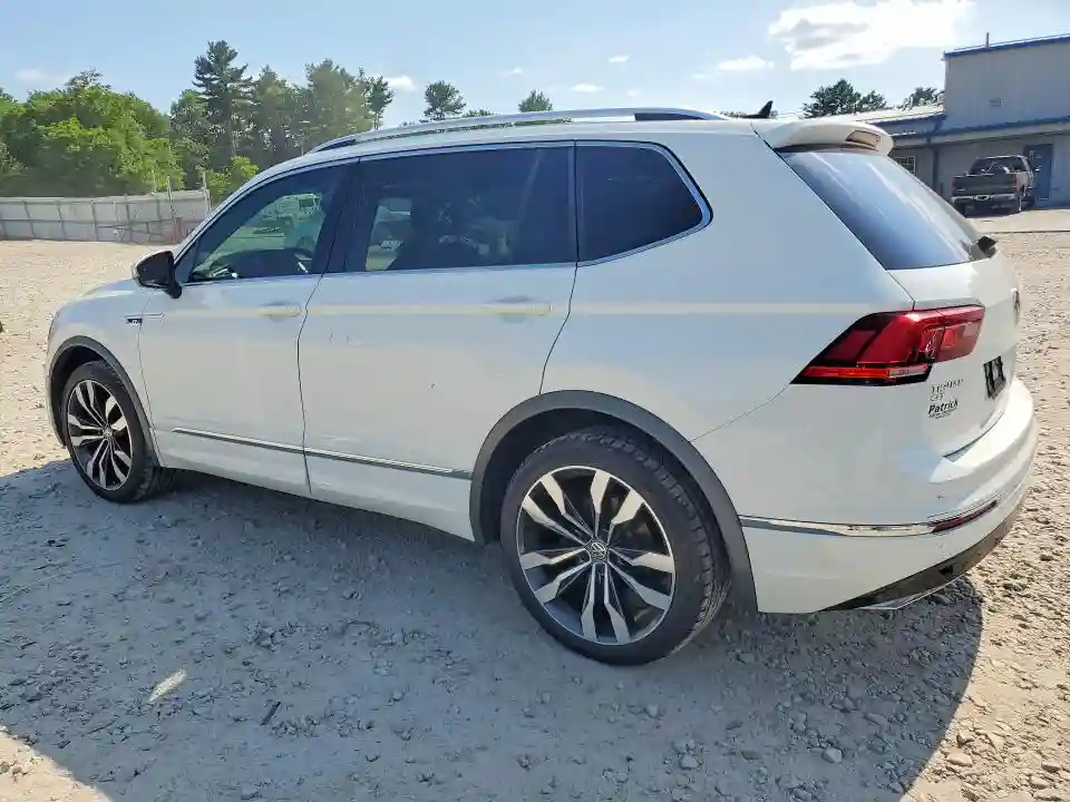 3VV4B7AX3JM144755 2018 VOLKSWAGEN TIGUAN-1