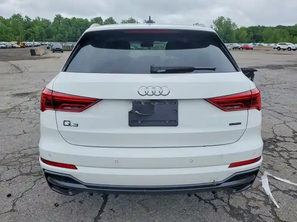 WA1DECF37N1076705 2022 AUDI Q3-5