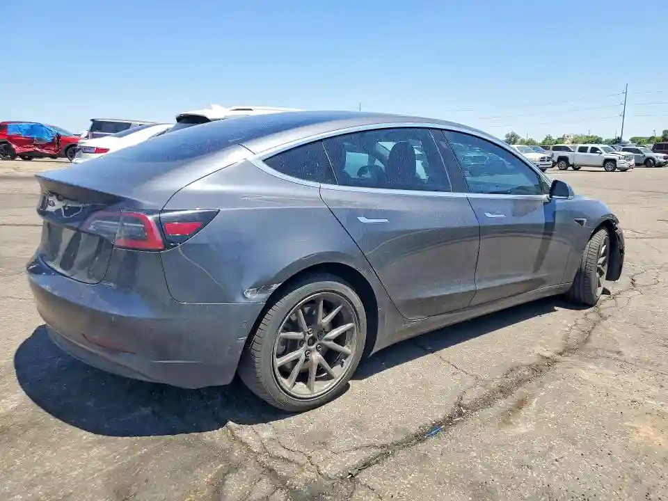 5YJ3E1EB0JF066081 2018 TESLA MODEL 3-2