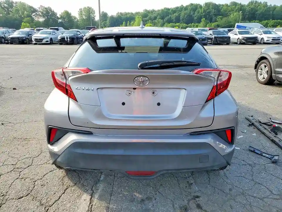 NMTKHMBX9JR056647 2018 TOYOTA C-HR-5