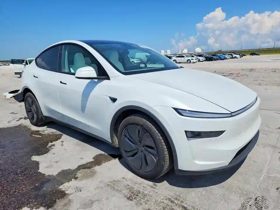 7SAYGDEE8TA396999 2026 TESLA MODEL Y-3