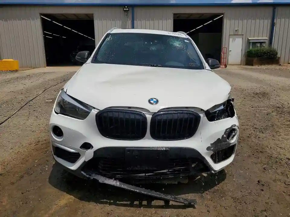 WBXHT3C36J5L30928 2018 BMW X1-4