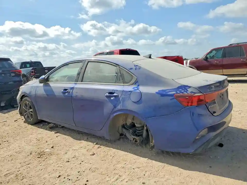3KPF24AD3PE568841 2023 KIA FORTE LXS-1