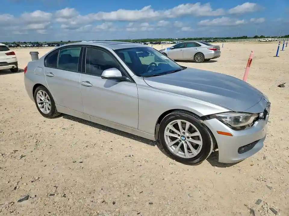 WBA8A9C5XJAH14547 2018 BMW 3 SERIES-3